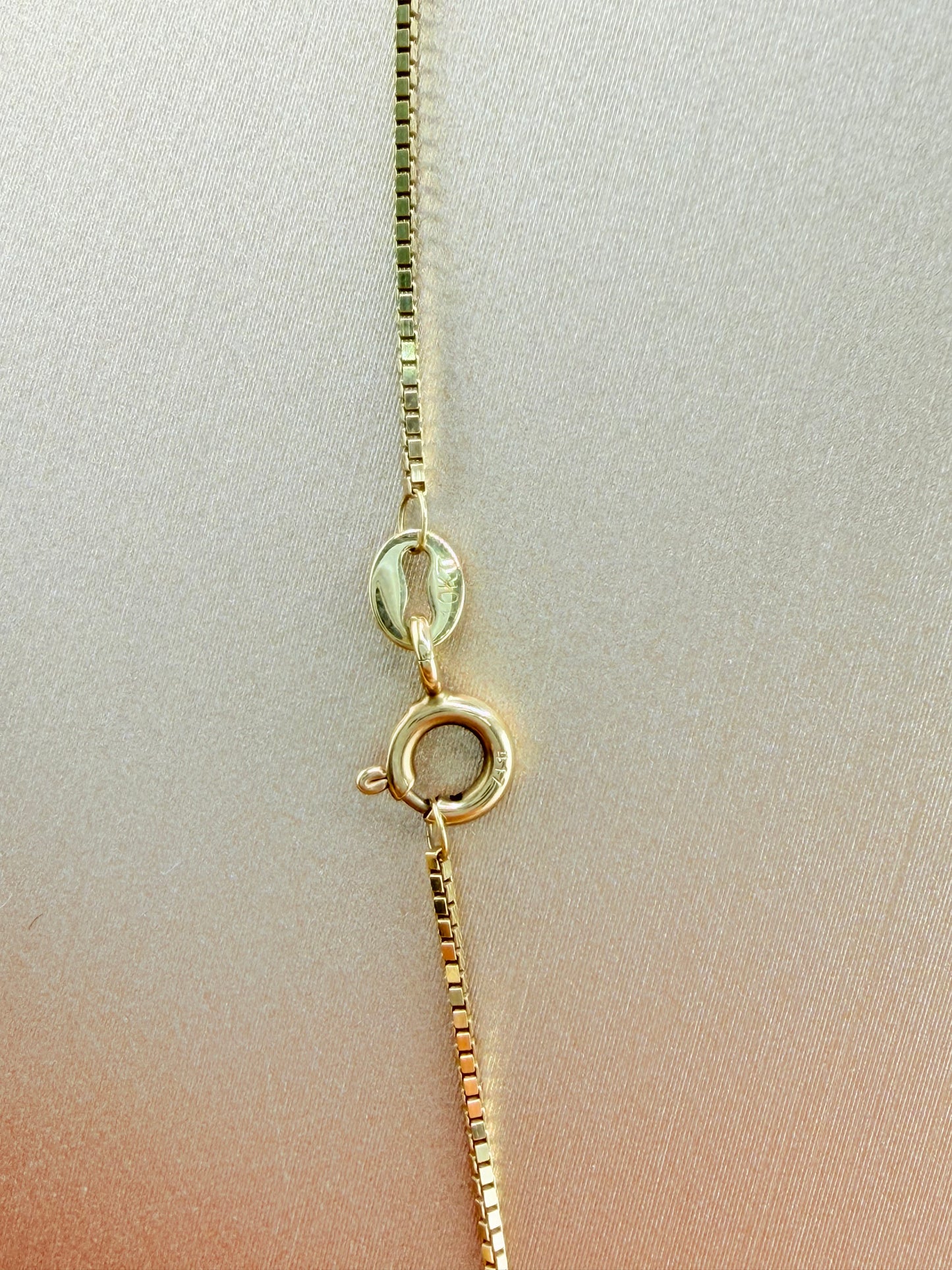 10kt Solid Gold Chain and Pendant for Aunts, 18” Long, 0.8mm Thick. n