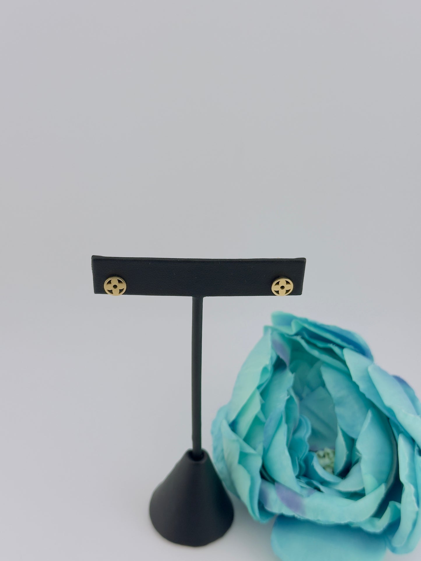 Small earrings 14kt, e87