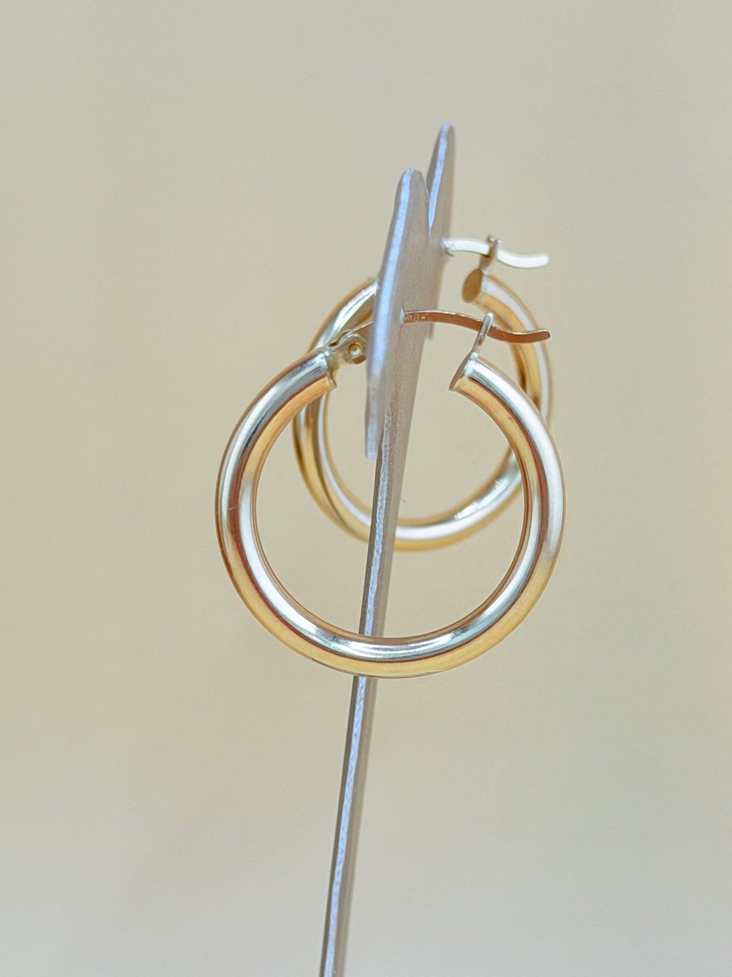 10kt Semi-Solid Gold Hoops Earrings. e