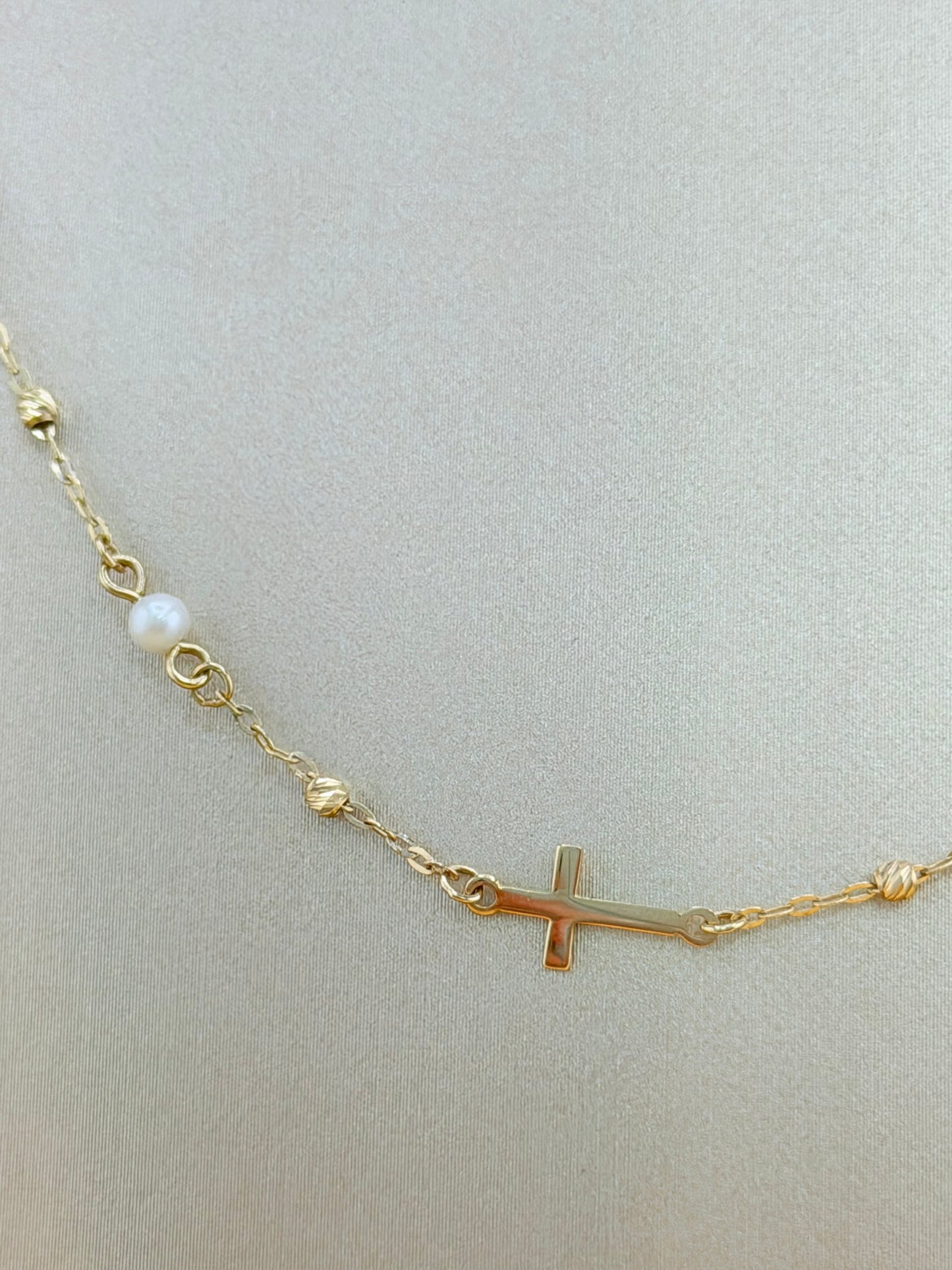 14kt Solid Gold Choker Necklace, Size 16”–18”. n