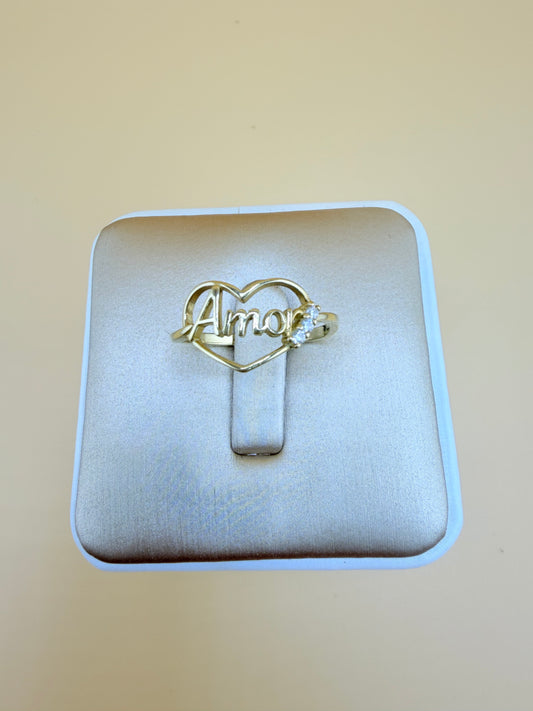 10kt Gold Ring, size 7”. r