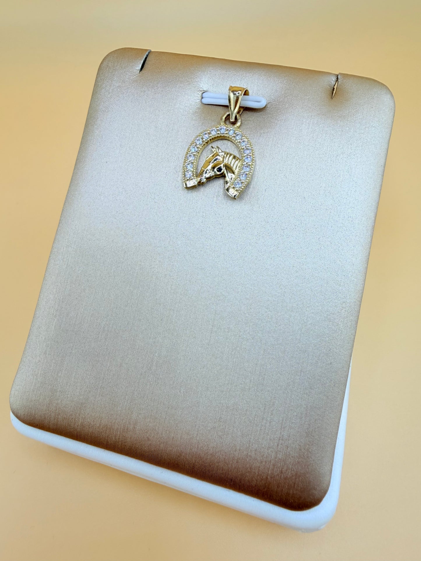 10K Gold Horseshoe and Horse Head Pendant, Fits Chains Up to 4mm Thick. ch
