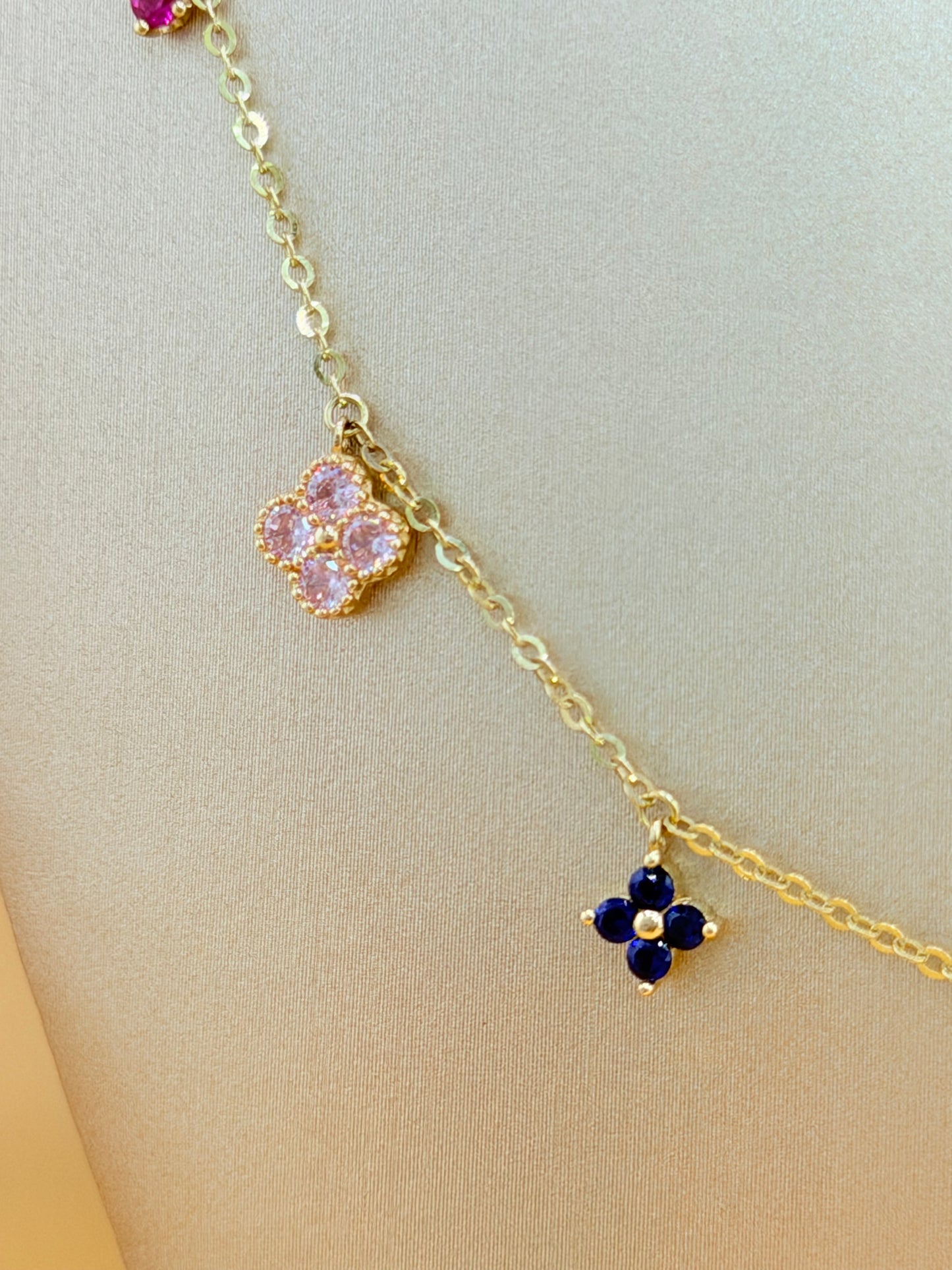 14kt Solid Gold Flower Choker Necklace, Size 16”–18”. n