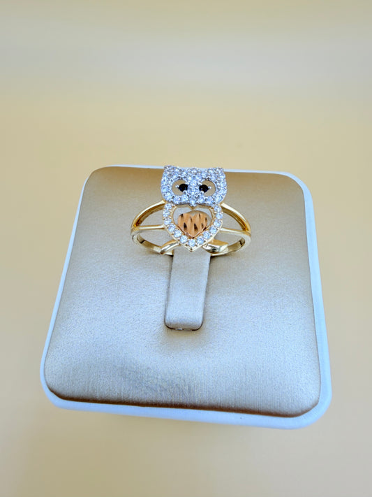 14kt Gold Ring. Size 8”, r