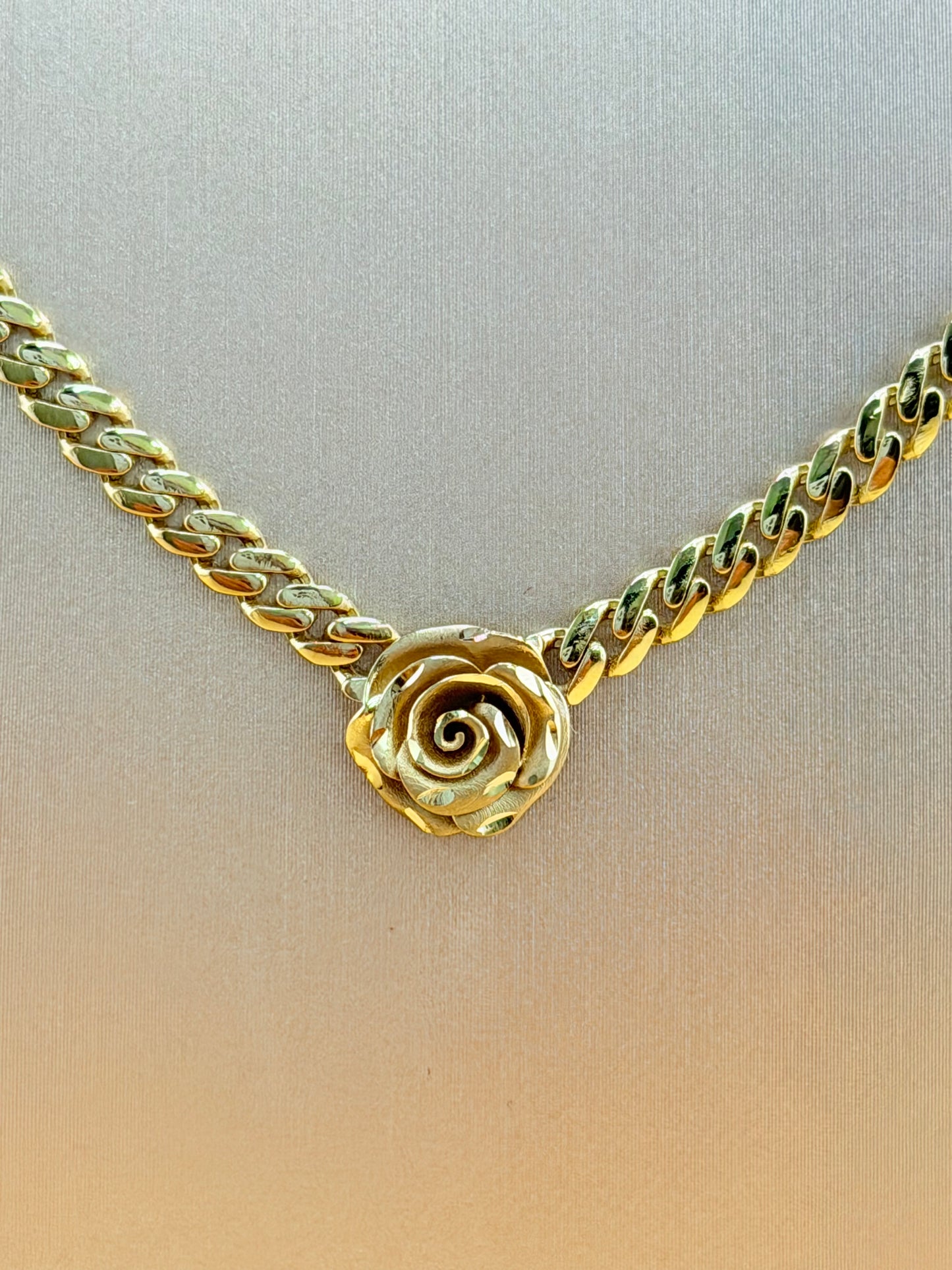 10kt Semisolid Gold Necklace, size 18”, 3.7mm. (Solid Roses)