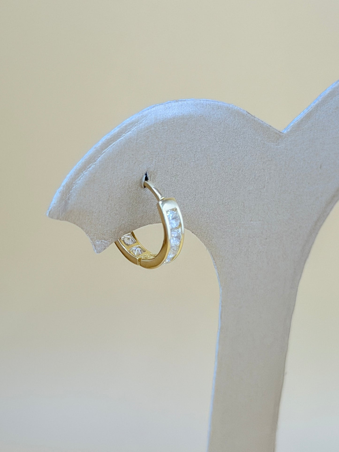 14kt Gold Small Hoop Earrings with Stones, 1.27cm in Diameter.