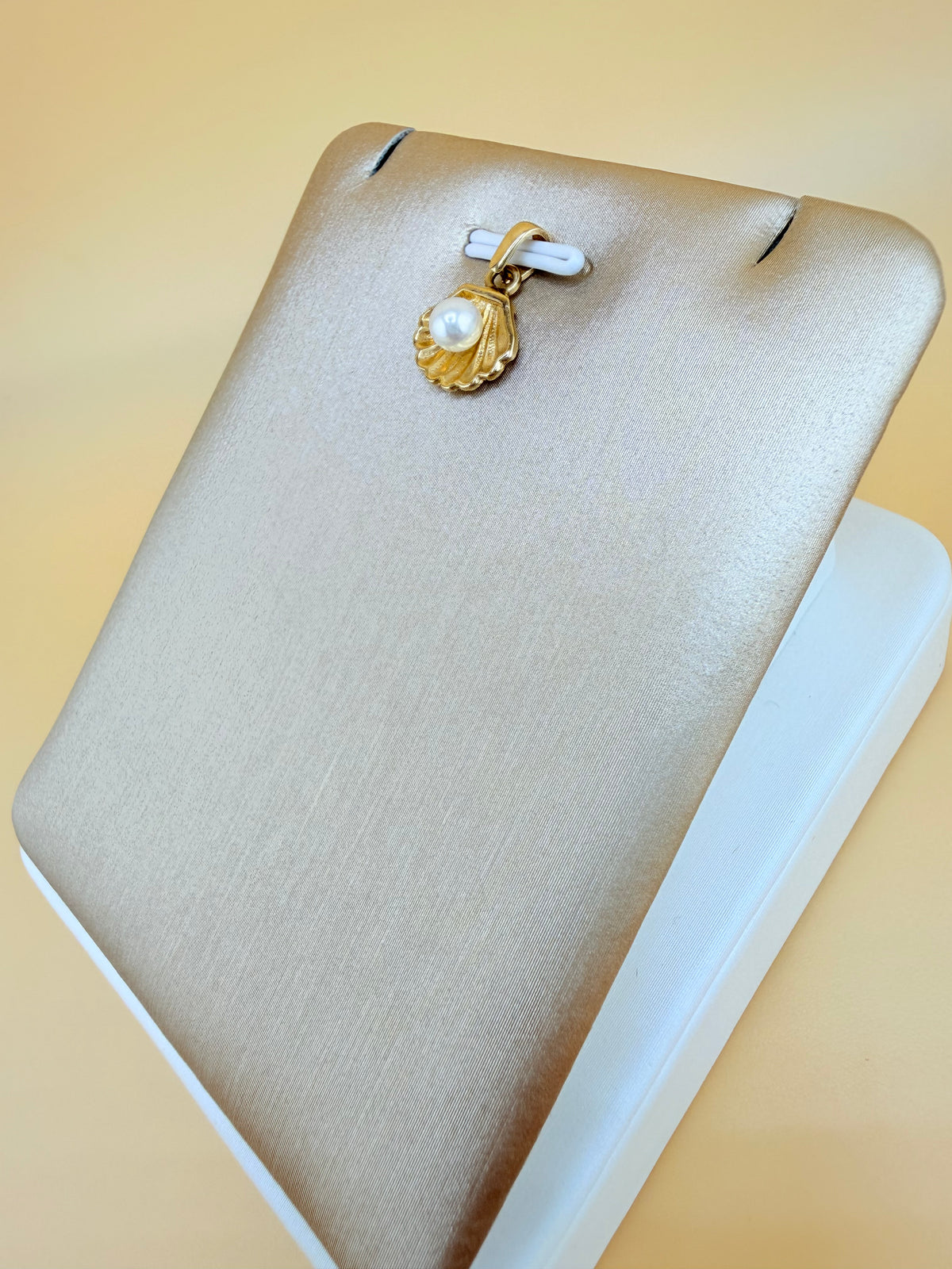 14K Small Solid Gold Seashell with Pearl Pendant, Fits Chains Up to 2mm Thick. ch