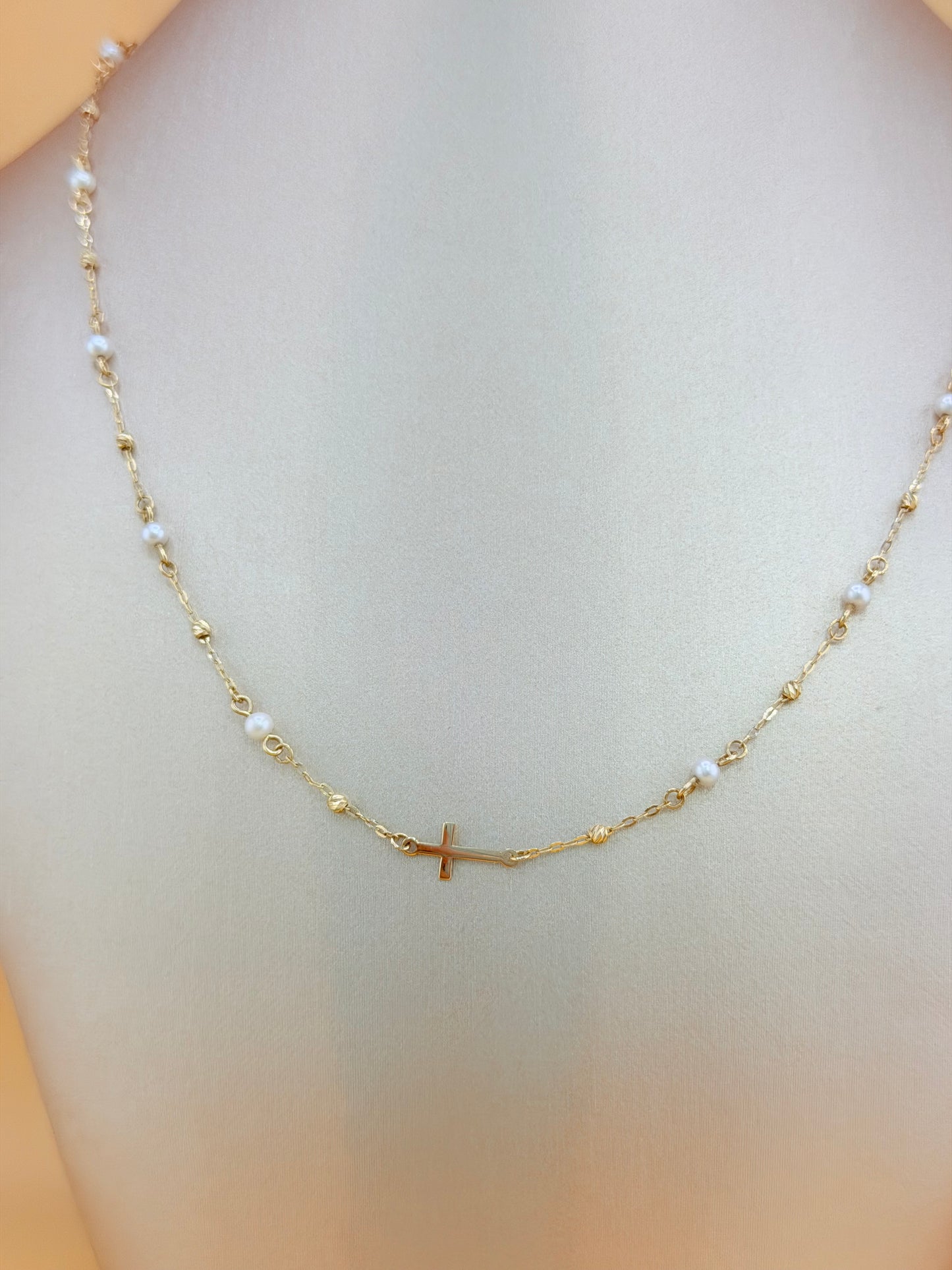 14kt Solid Gold Choker Necklace, Size 16”–18”. n