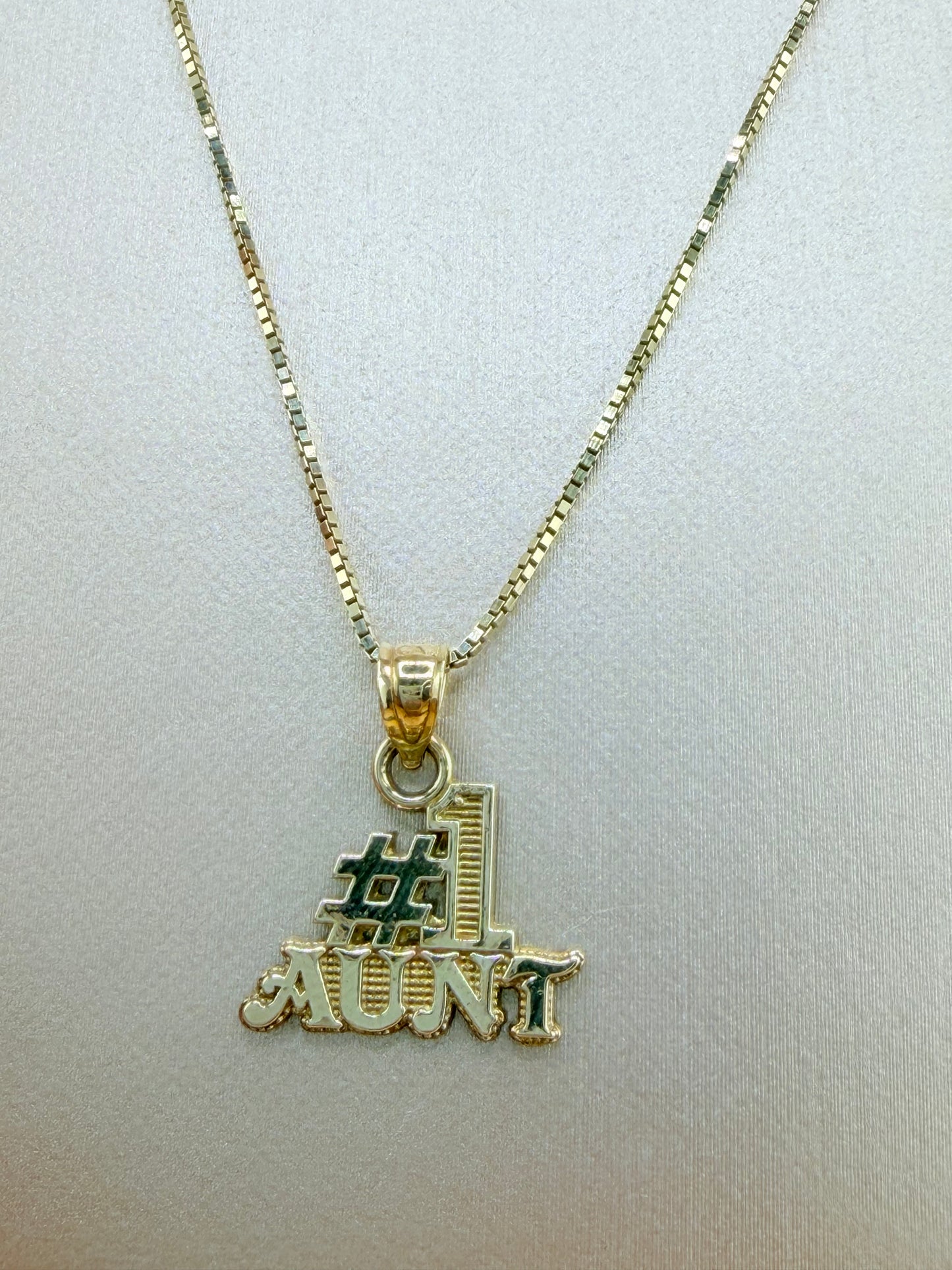 10kt Solid Gold Chain and Pendant for Aunts, 18” Long, 0.8mm Thick. n