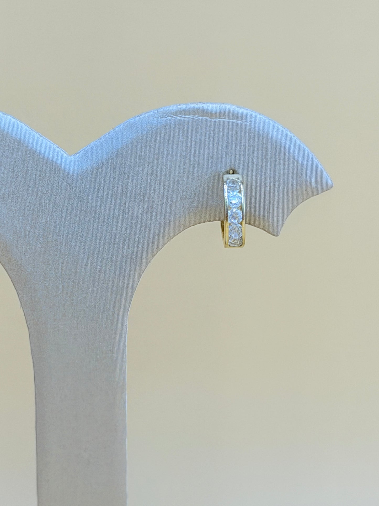 14kt Gold Small Hoop Earrings with Stones, 1.1 cm in Diameter. e