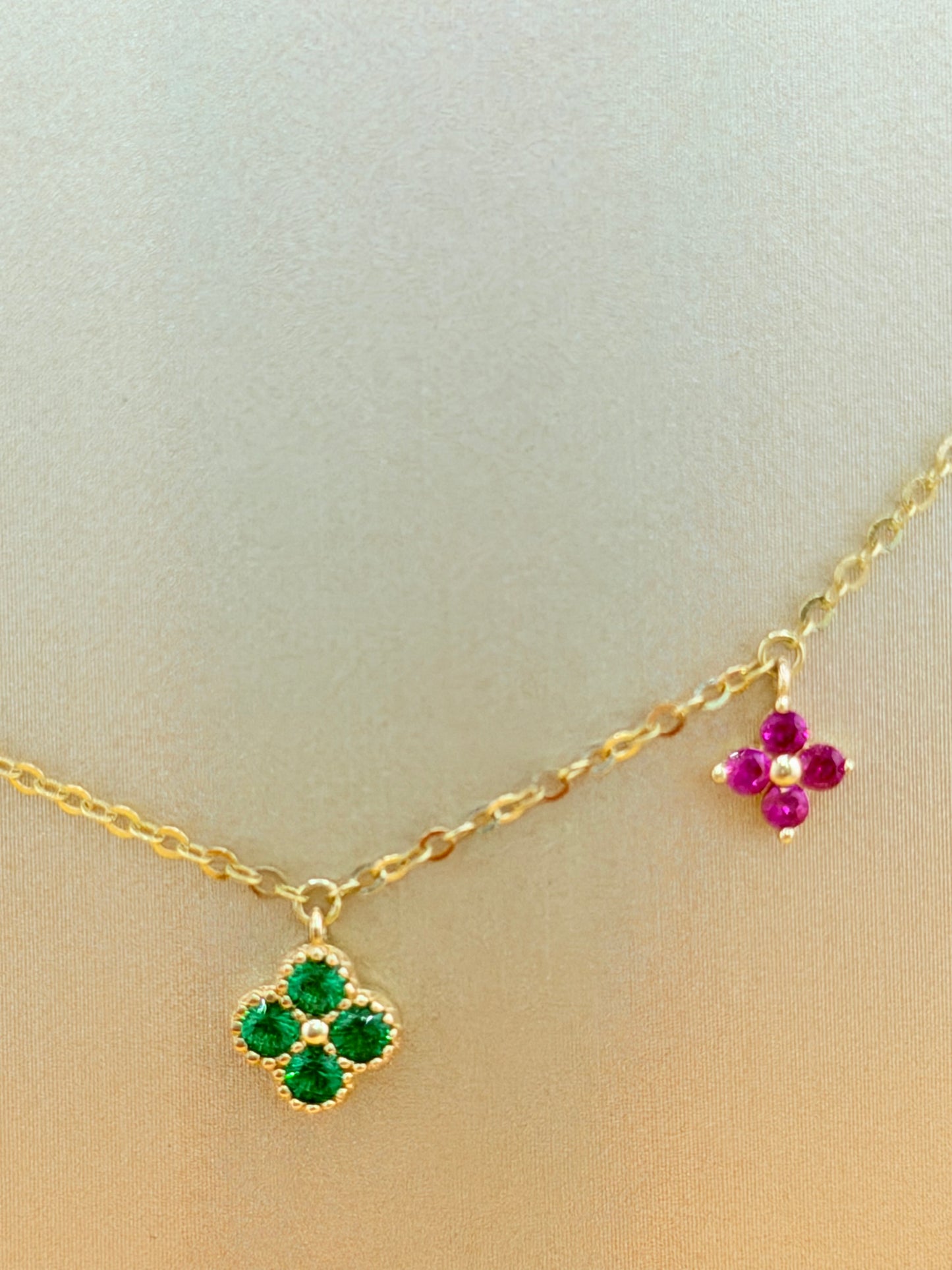 14kt Solid Gold Flower Choker Necklace, Size 16”–18”. n