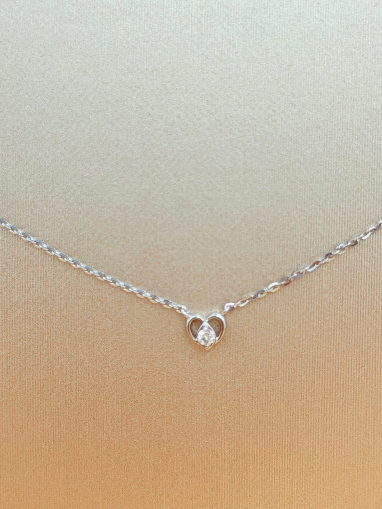 14K White Gold Chain with Natural Emeralds and Diamonds, Adjustable 16”–18” Length, 0.24ct Total Natural Diamond Weight. n