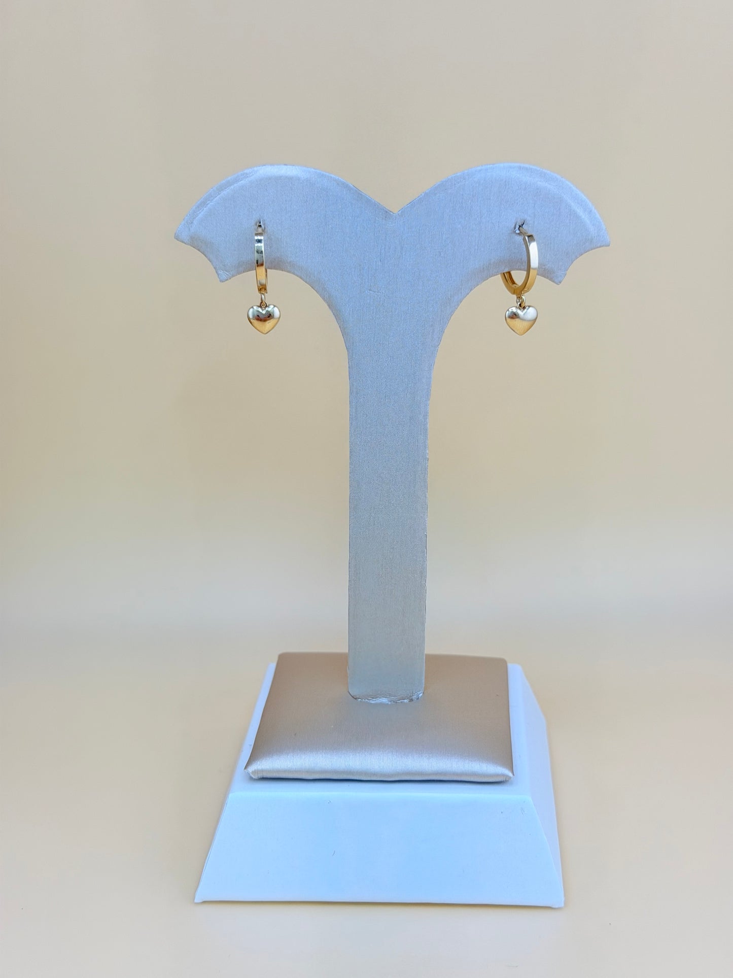 14kt Solid Gold Hoops Earrings. e