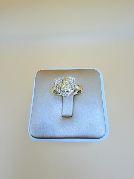 14kt Gold Ring, size 7”. r