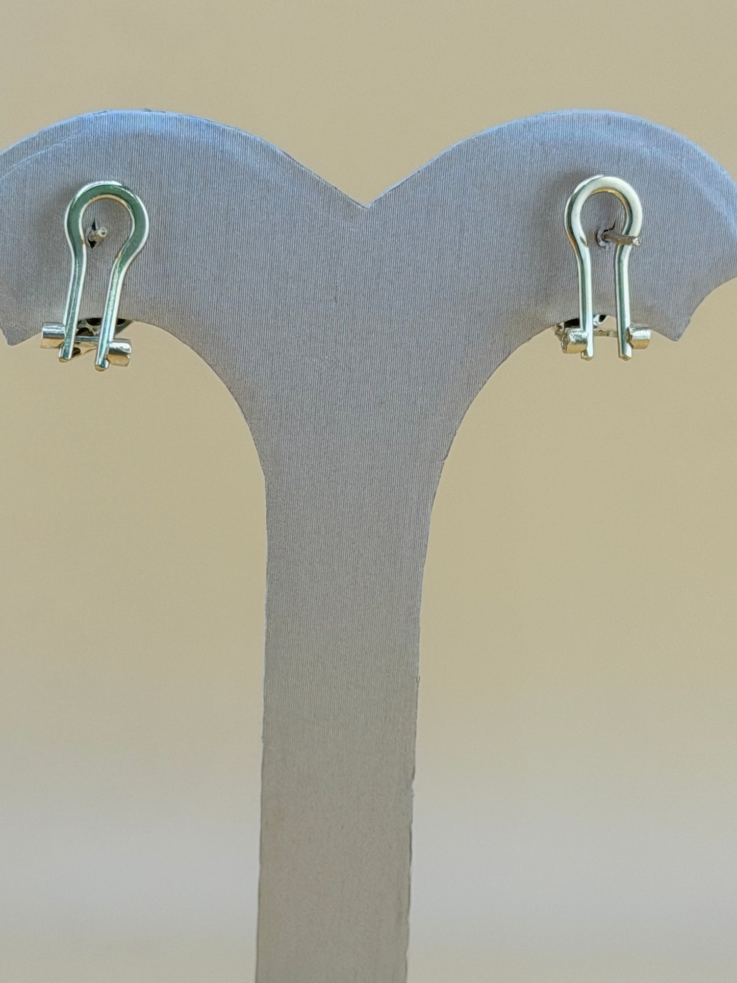 10kt Gold Earrings, measuring 1.3cm in size.