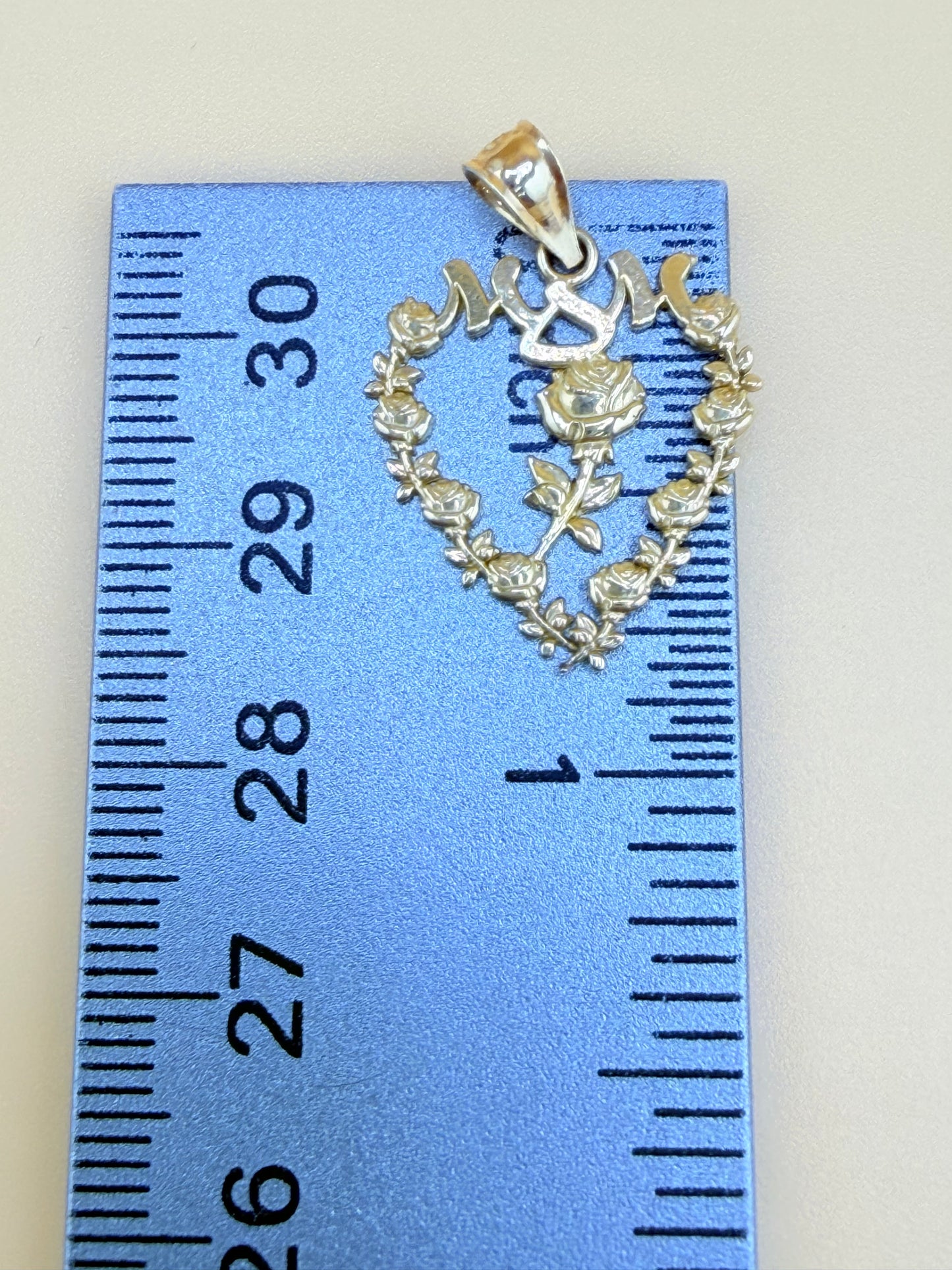 Solid Gold “MOM” Pendant with Roses and Hearts, Fits Chains Up to 3mm Thick. ch