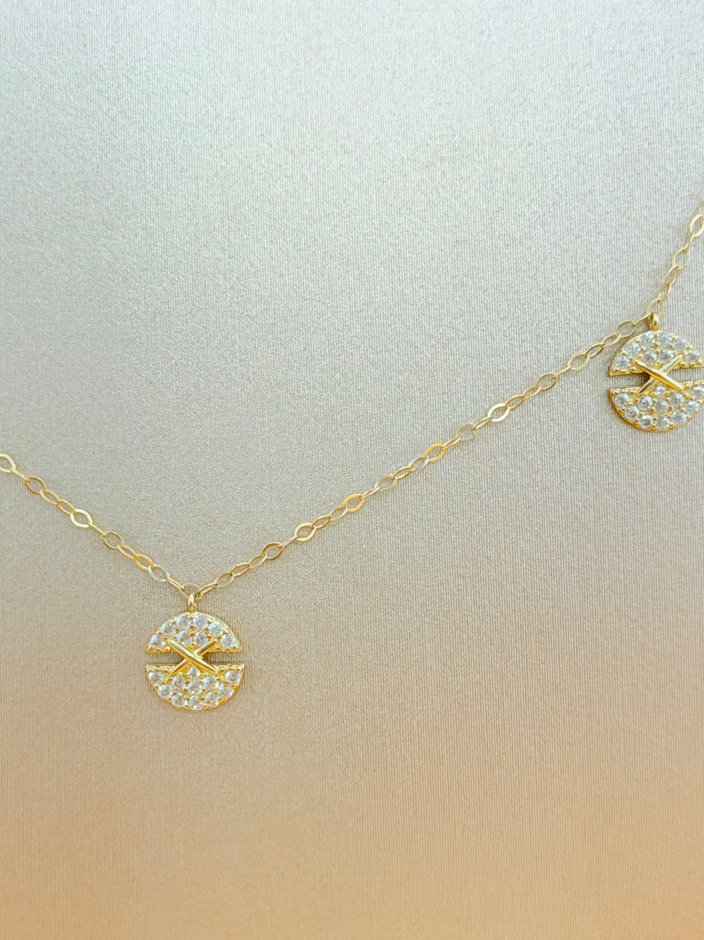 14kt Solid Gold Choker Necklace, Size 16”–18”. n