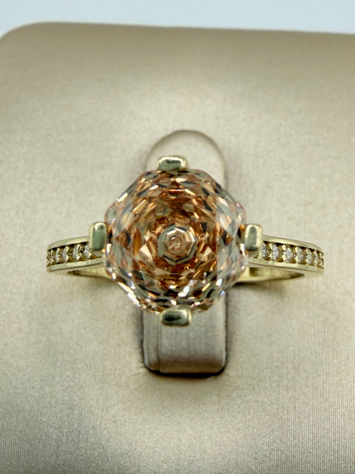 14kt Ring, size 7”. r