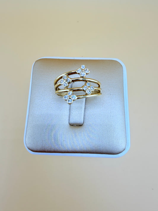 10kt Gold Ring, size 8.5”. r