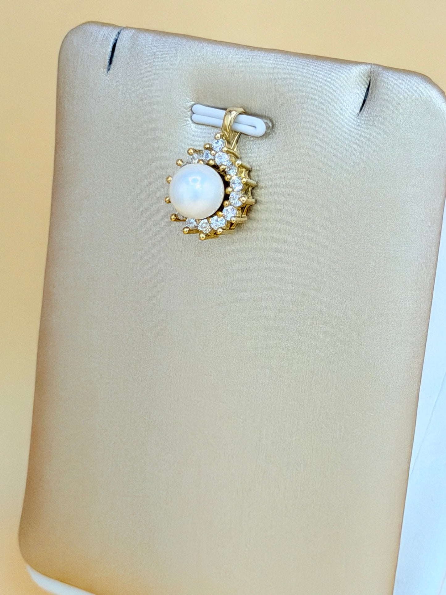 14K Solid Gold Pendant with Pearl, Fits Chains Up to 2mm Thick. ch