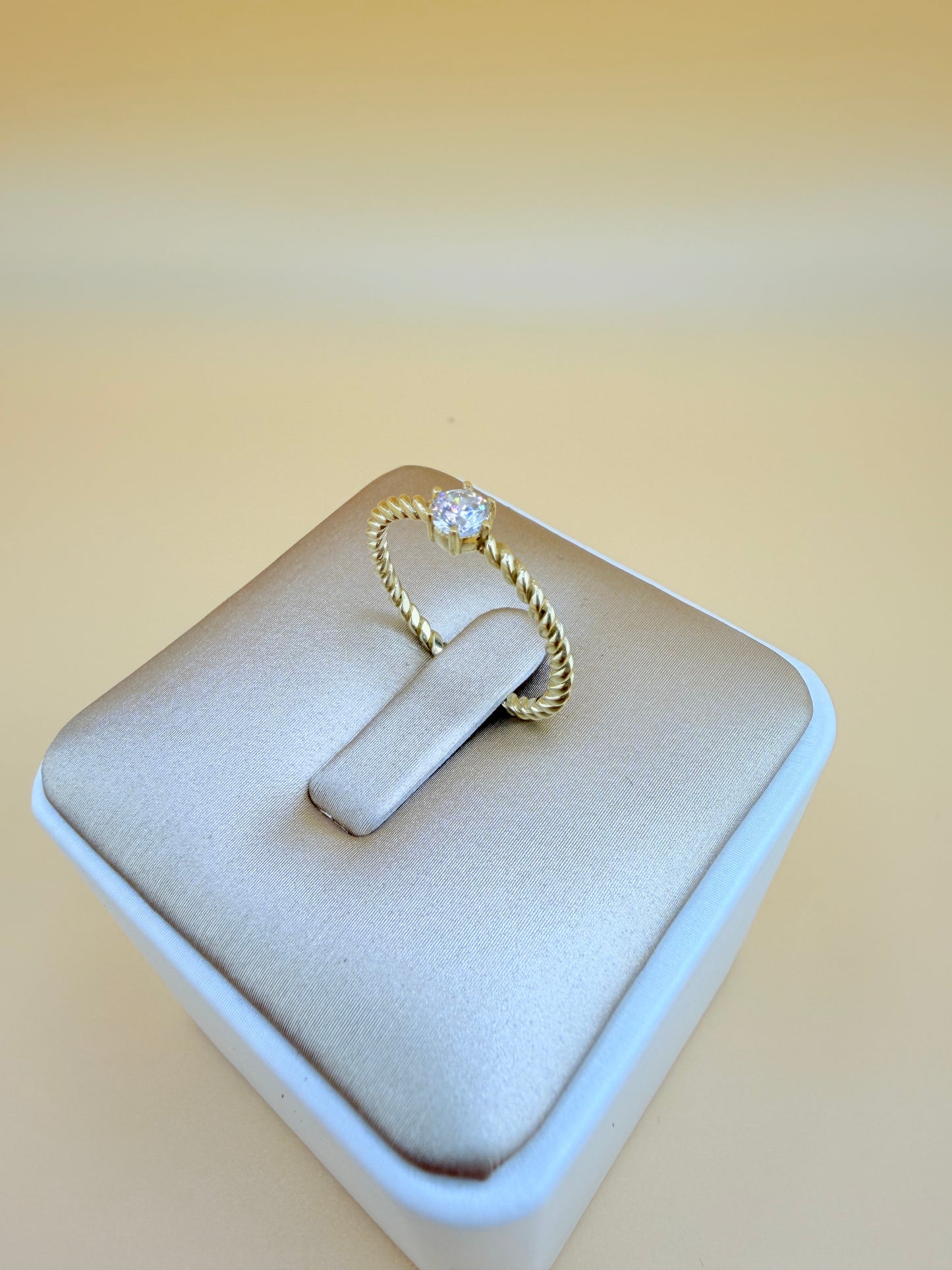 10kt Solid Gold Ring, size 7”. r
