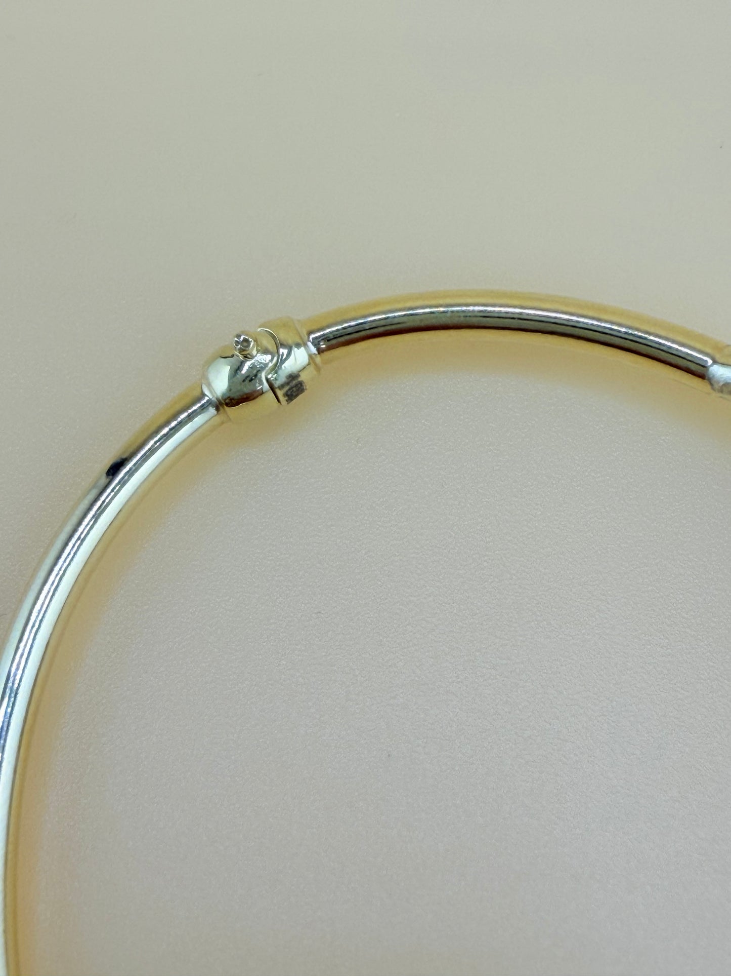 10kt Semisolid Gold Bracelet, size 7”.