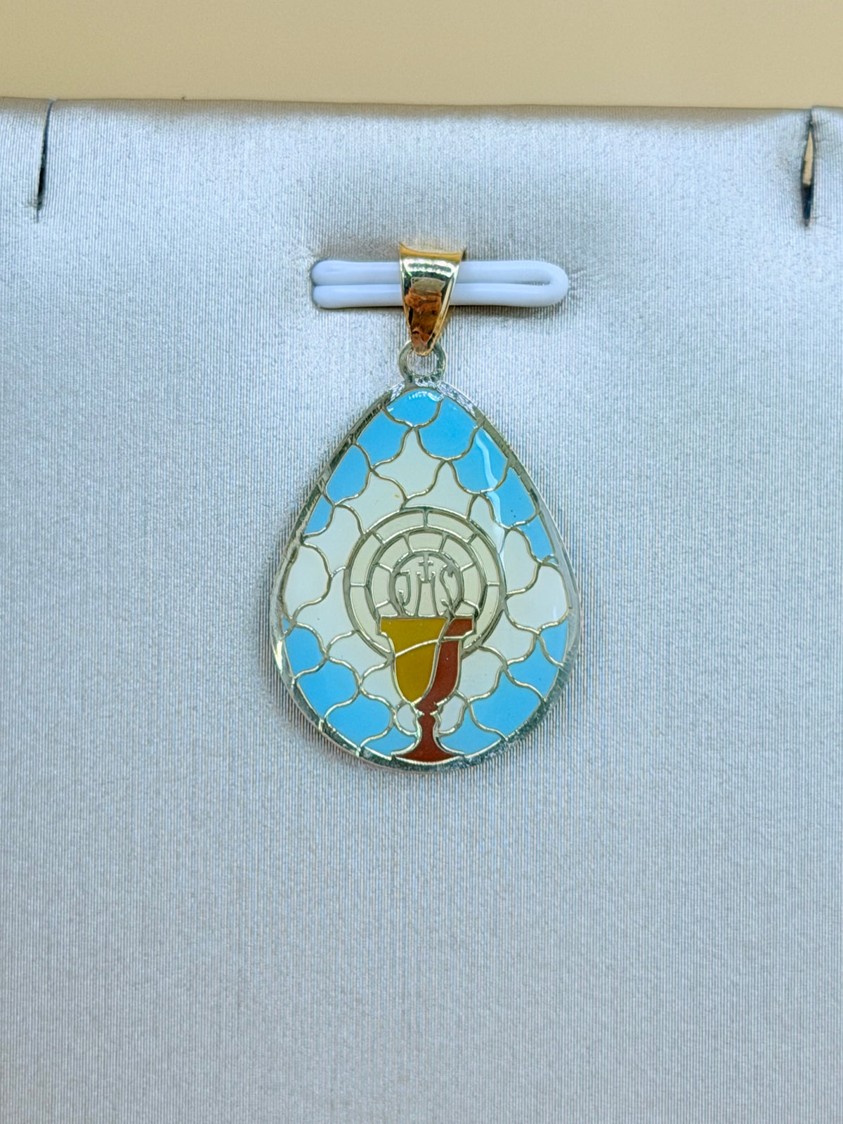 14K Gold First Communion Pendant, Fits Chains Up to 3mm Thick, Double-Sided Design with the Same Figure on Both Sides. ch