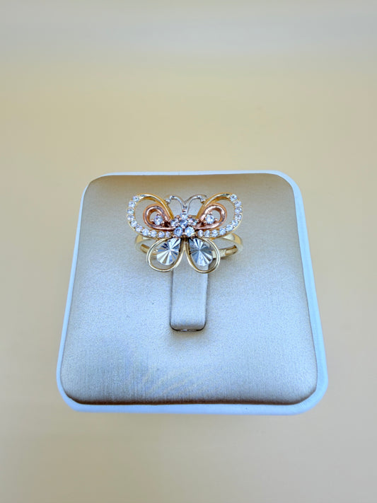 14kt Gold Ring, size 7”. r